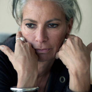 Découvrez une femme entreprenante, joyeuse et sportive prête à vous séduire rencontre-Cougar-Bron