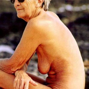 À 72 ans et toujours férue de sensations Clémence - rencontre-Libertine-Belfort