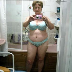 36h de déshabillage Lætitia - rencontre-Milf-Sartrouville